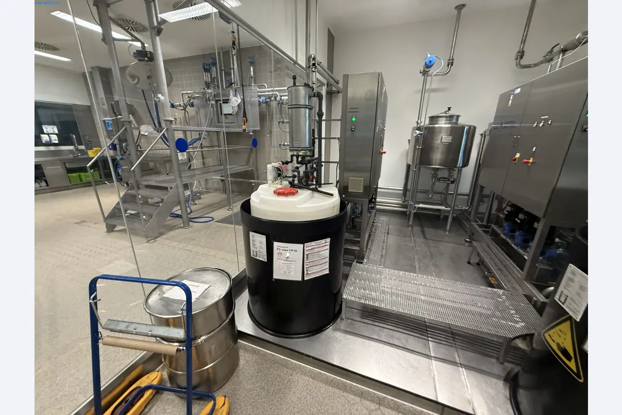 Installations de production et de conditionnement pharmaceutiques / Équipements de laboratoire et d'exploitation-13