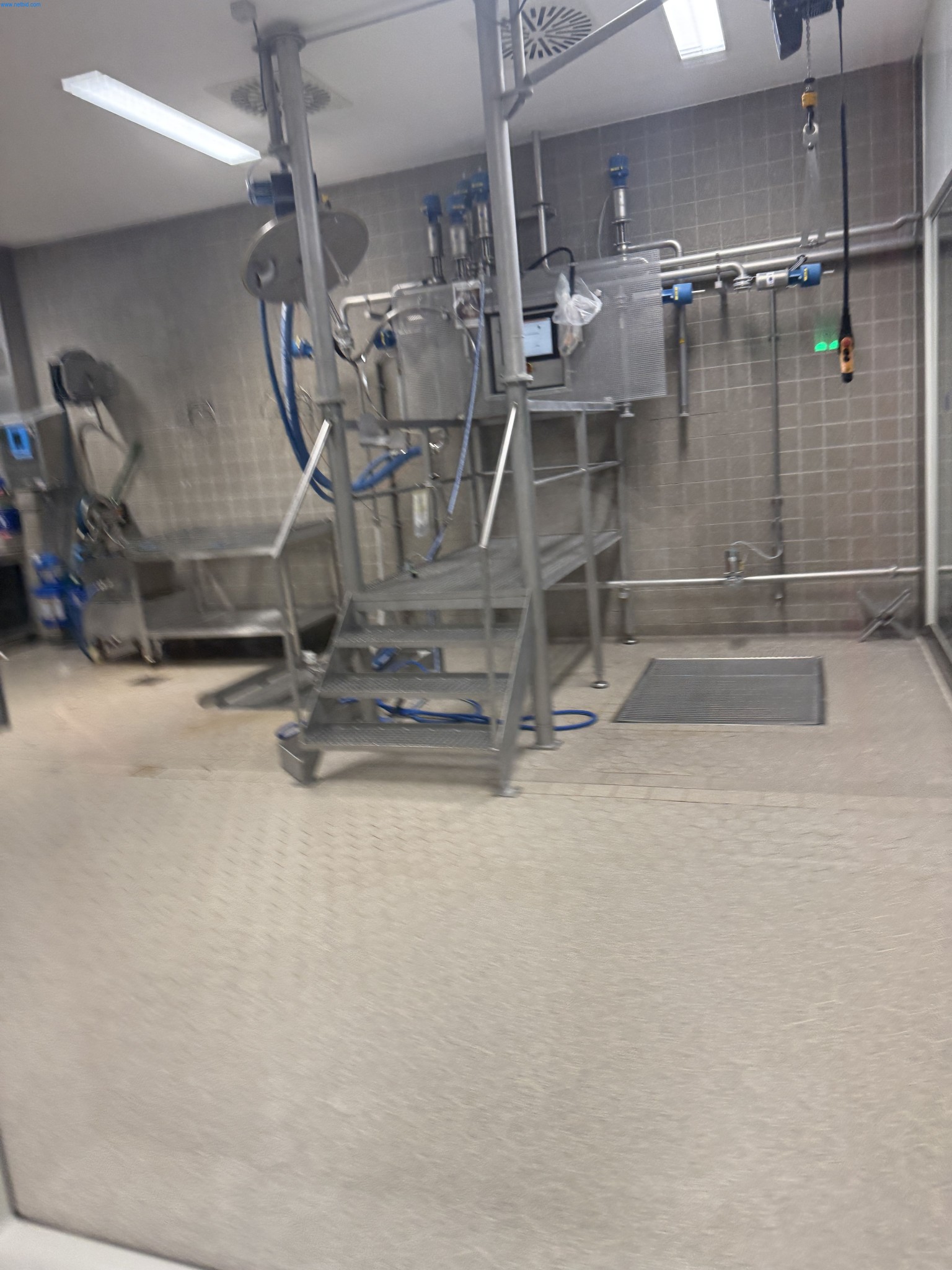 Installations de production et de conditionnement pharmaceutiques / Équipements de laboratoire et d'exploitation-5