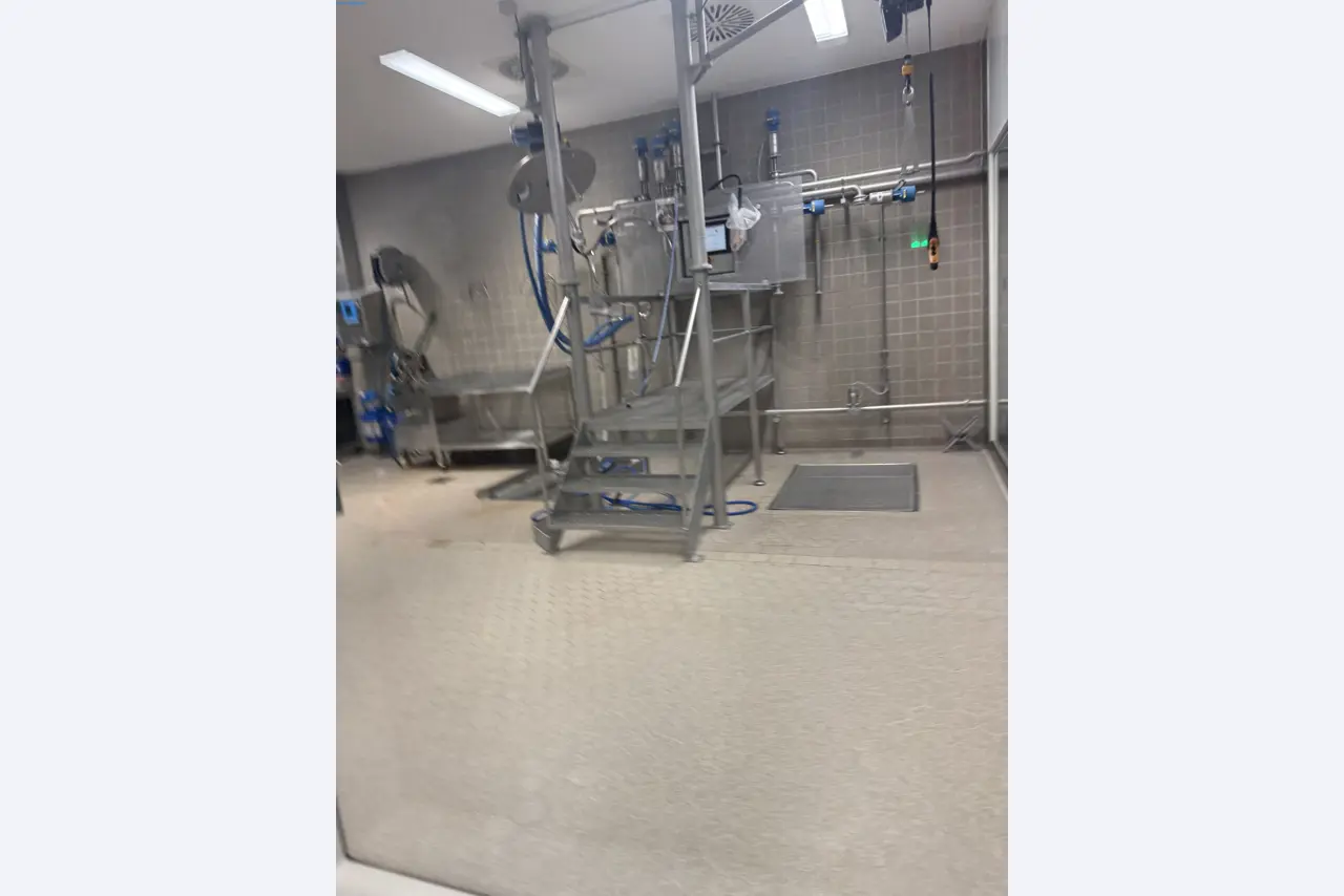 Installations de production et de conditionnement pharmaceutiques / Équipements de laboratoire et d'exploitation-5