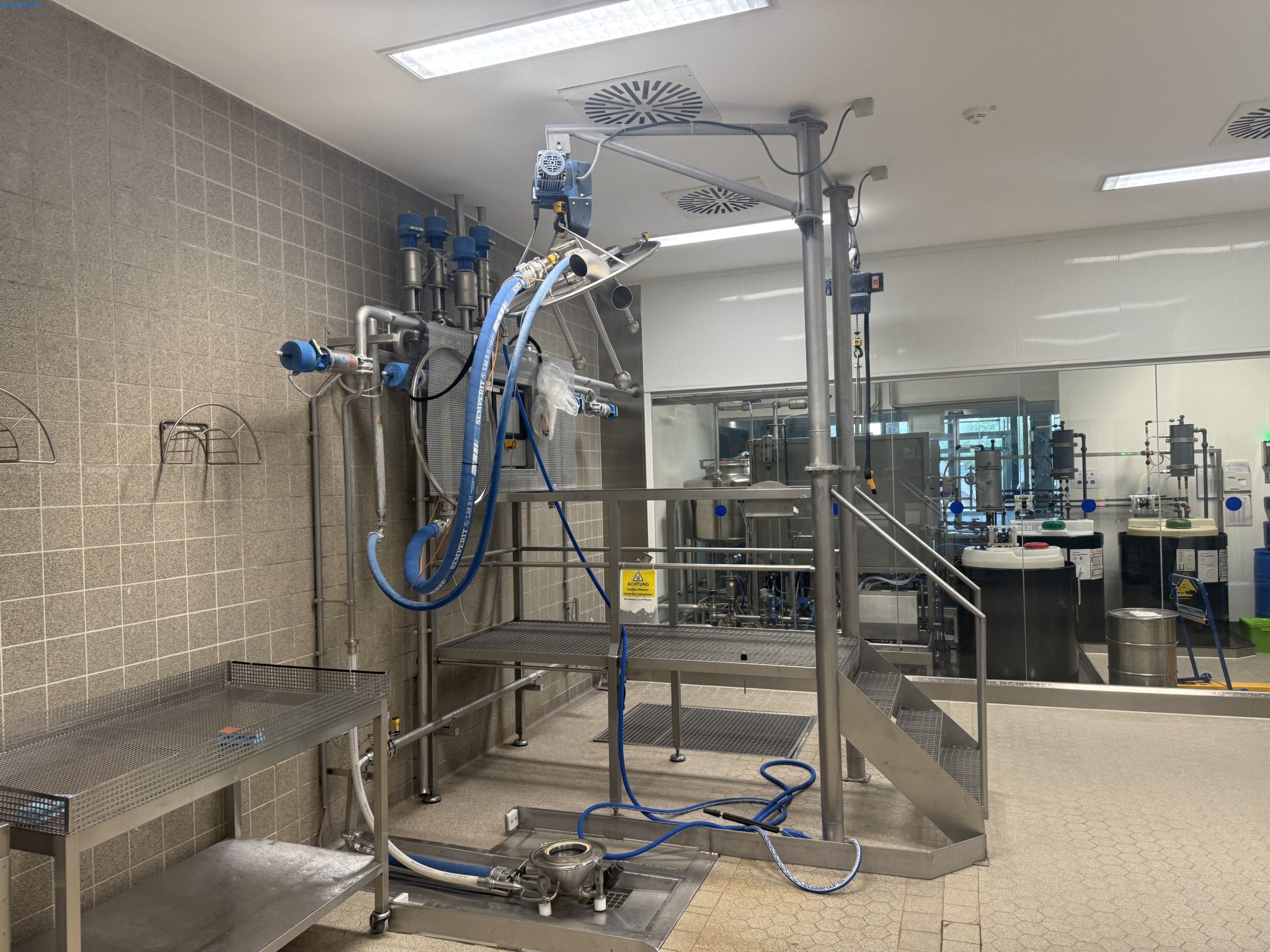 Installations de production et de conditionnement pharmaceutiques / Équipements de laboratoire et d'exploitation-9
