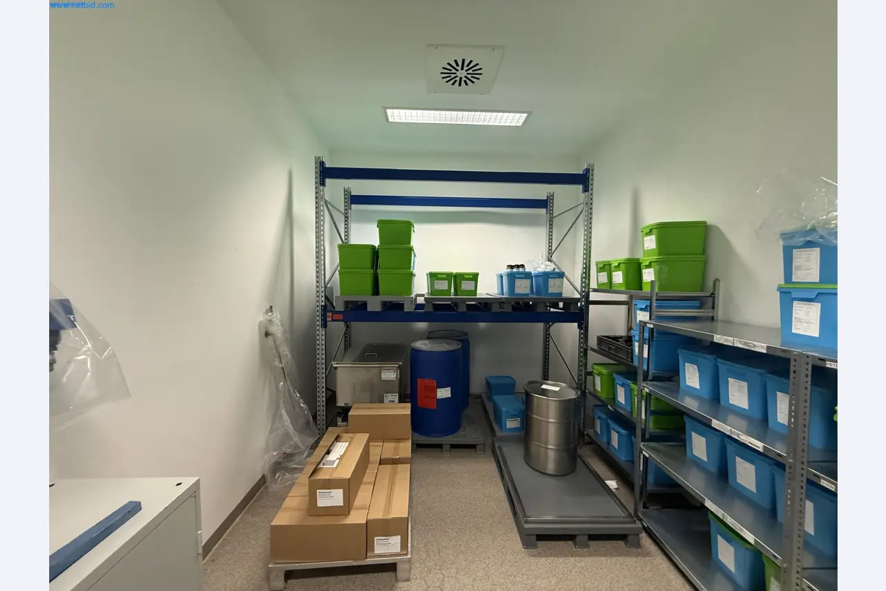 Instalações de produção e embalagem farmacêuticas / Equipamentos de laboratório e operacionais-1