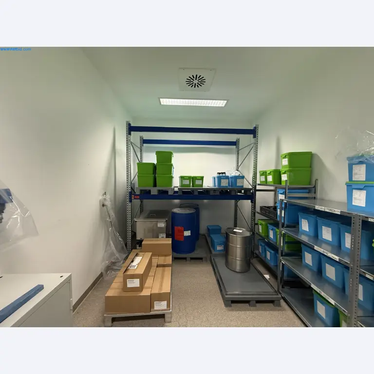 Instalações de produção e embalagem farmacêuticas / Equipamentos de laboratório e operacionais-1