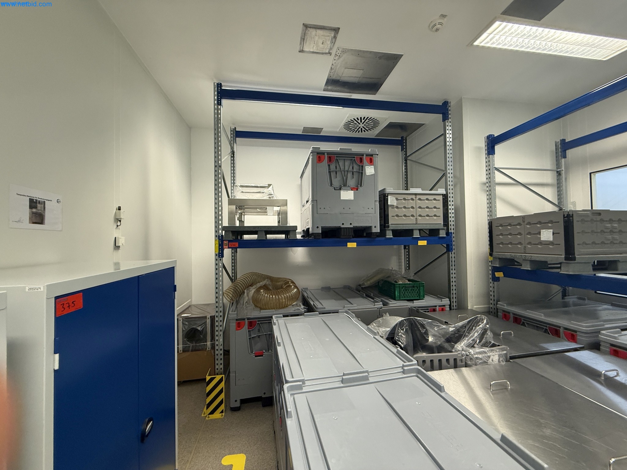 Instalações de produção e embalagem farmacêuticas / Equipamentos de laboratório e operacionais-2