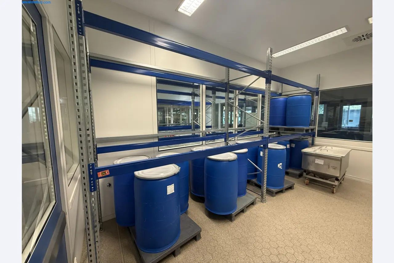 Instalações de produção e embalagem farmacêuticas / Equipamentos de laboratório e operacionais-1