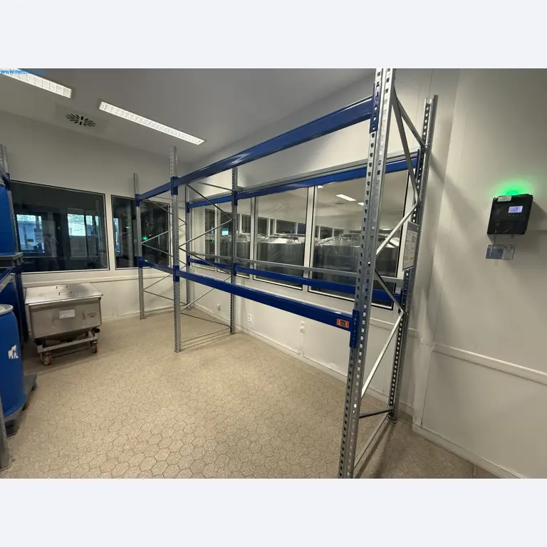 Instalações de produção e embalagem farmacêuticas / Equipamentos de laboratório e operacionais-2