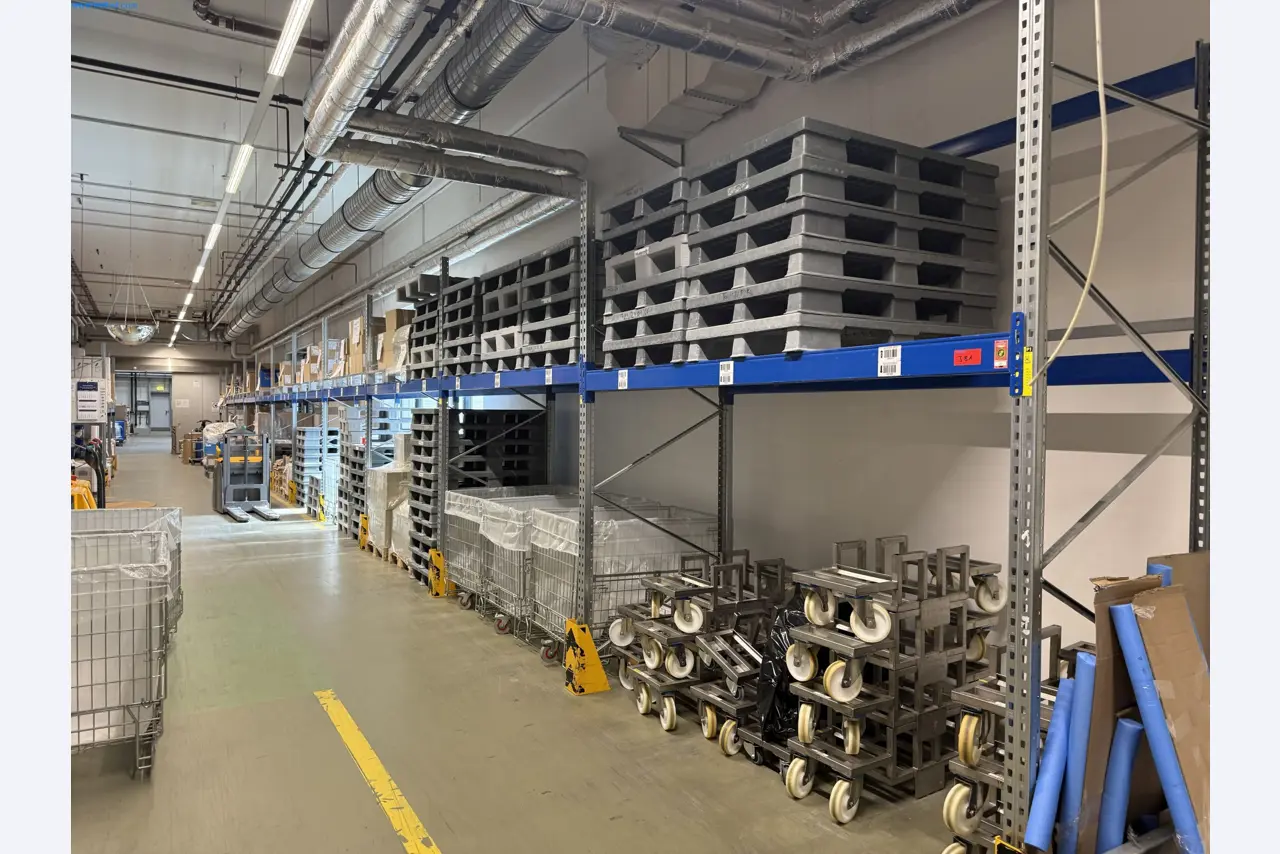 Instalações de produção e embalagem farmacêuticas / Equipamentos de laboratório e operacionais-1