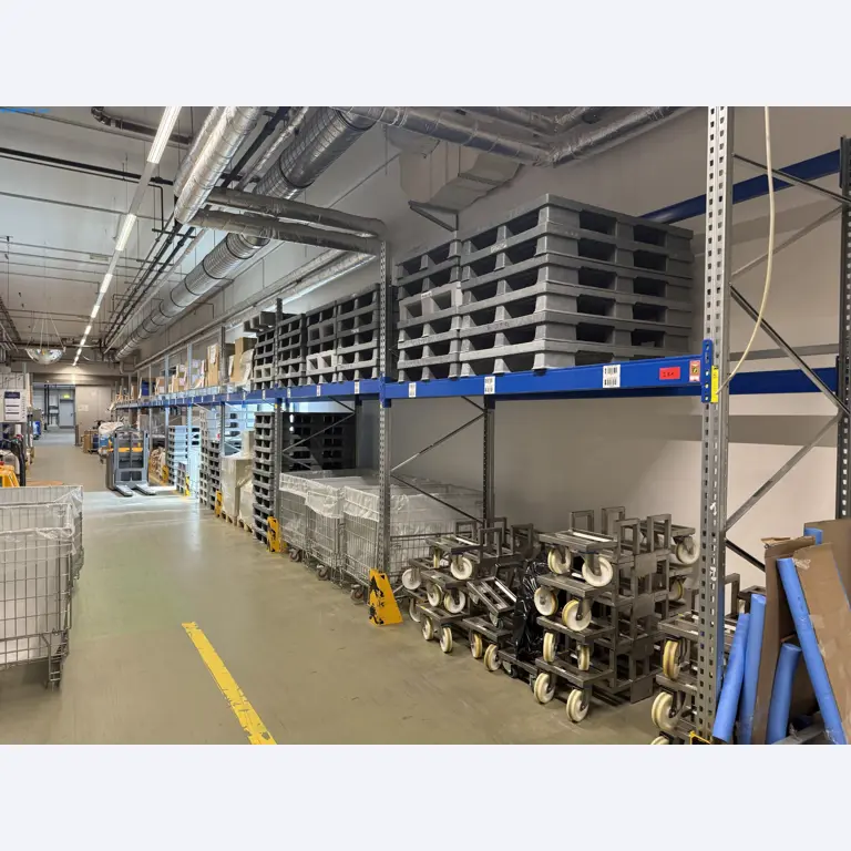 Instalações de produção e embalagem farmacêuticas / Equipamentos de laboratório e operacionais-1