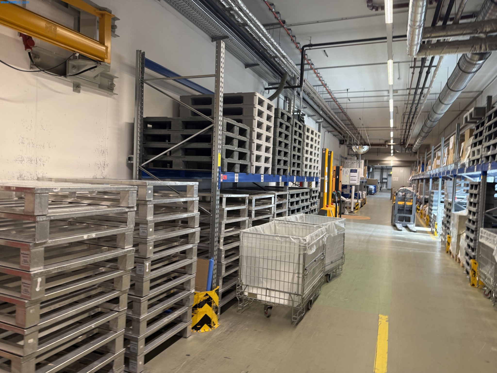 Instalações de produção e embalagem farmacêuticas / Equipamentos de laboratório e operacionais-2