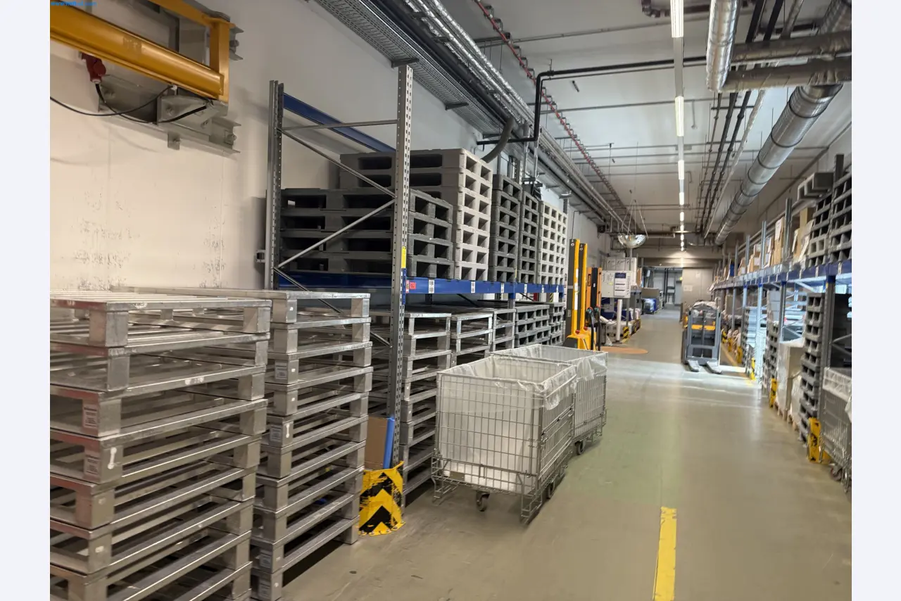 Instalações de produção e embalagem farmacêuticas / Equipamentos de laboratório e operacionais-2
