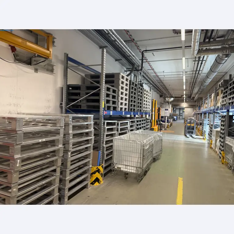 Instalações de produção e embalagem farmacêuticas / Equipamentos de laboratório e operacionais-2