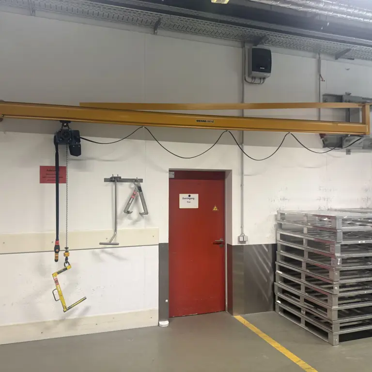 Guindaste giratório de parede Demag