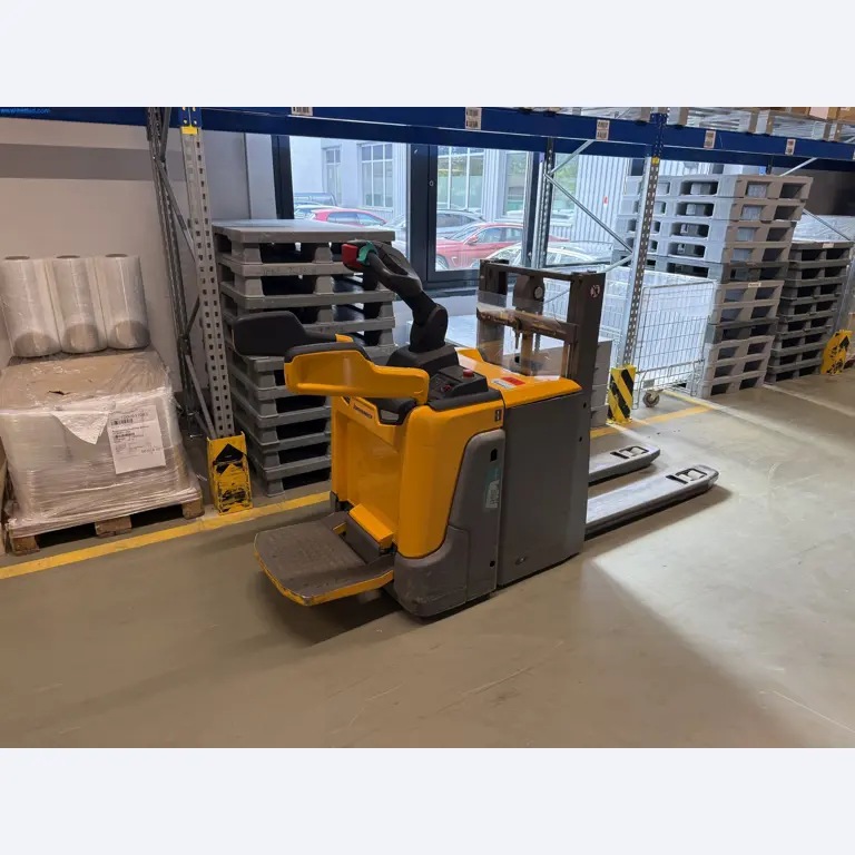 Instalações de produção e embalagem farmacêuticas / Equipamentos de laboratório e operacionais-1