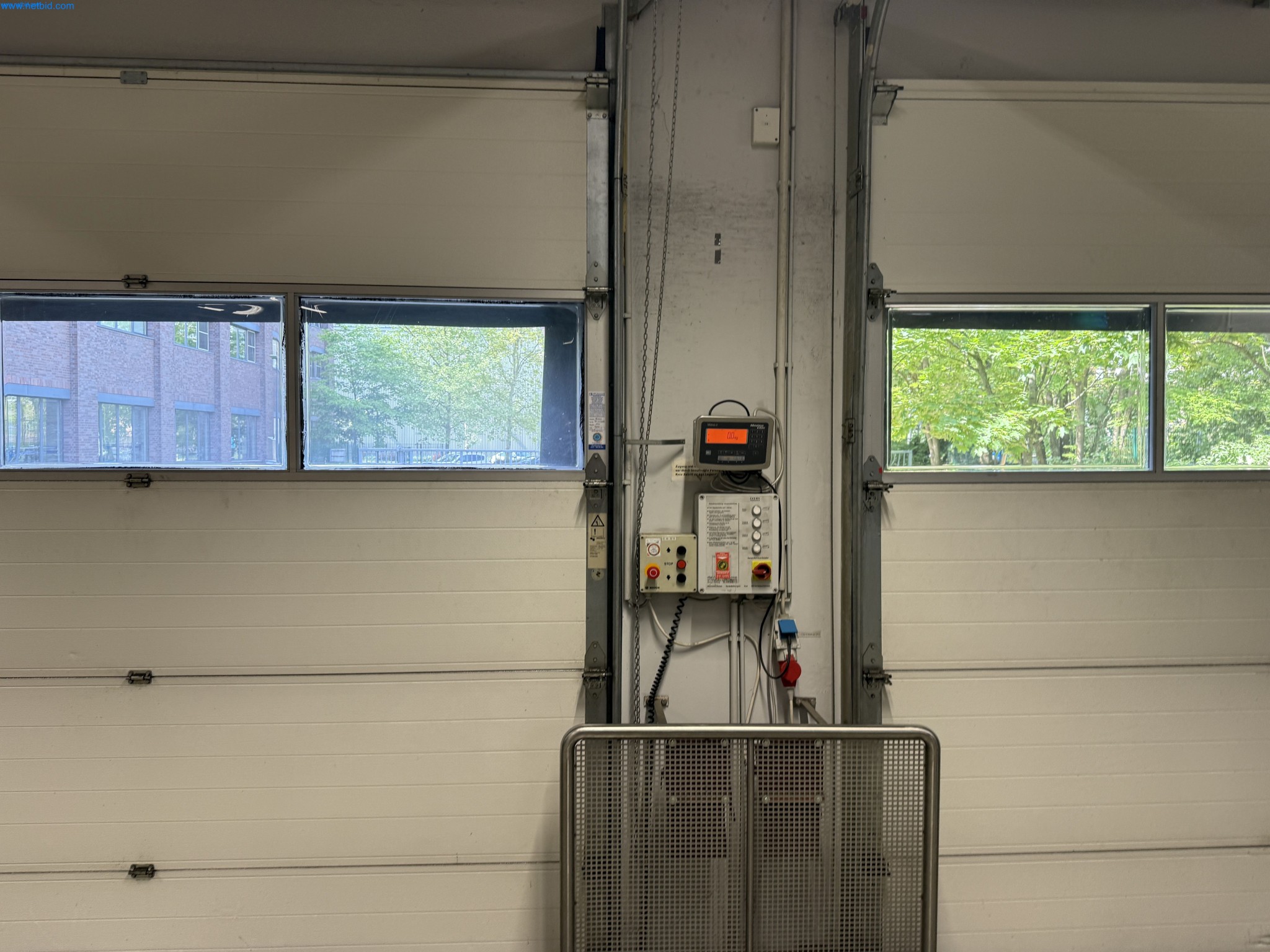 Instalações de produção e embalagem farmacêuticas / Equipamentos de laboratório e operacionais-2