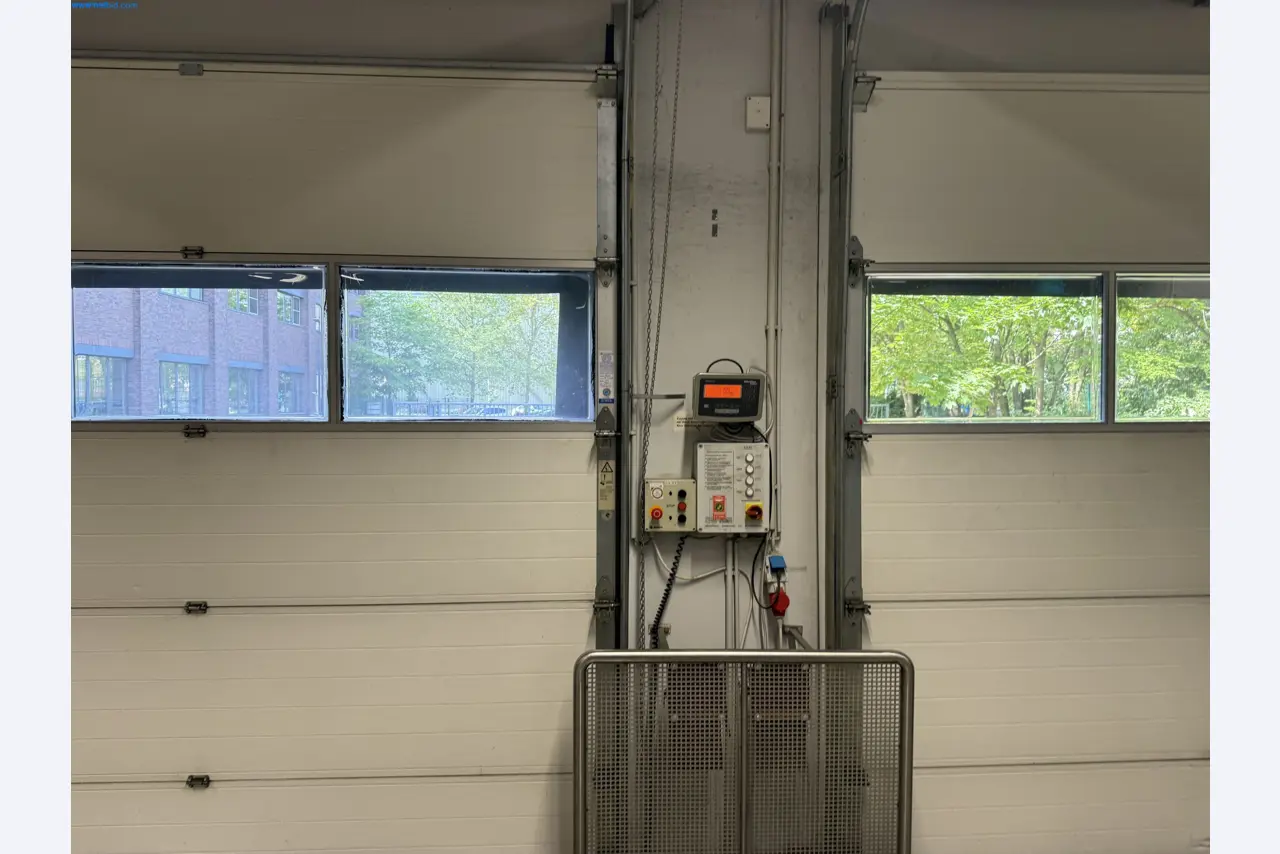 Instalações de produção e embalagem farmacêuticas / Equipamentos de laboratório e operacionais-2