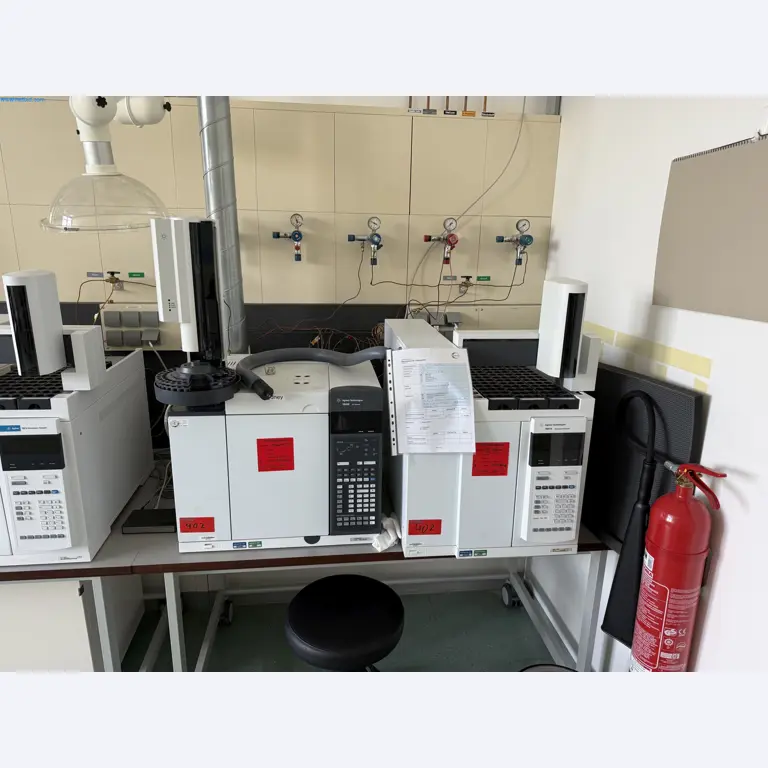 Instalações de produção e embalagem farmacêuticas / Equipamentos de laboratório e operacionais-1