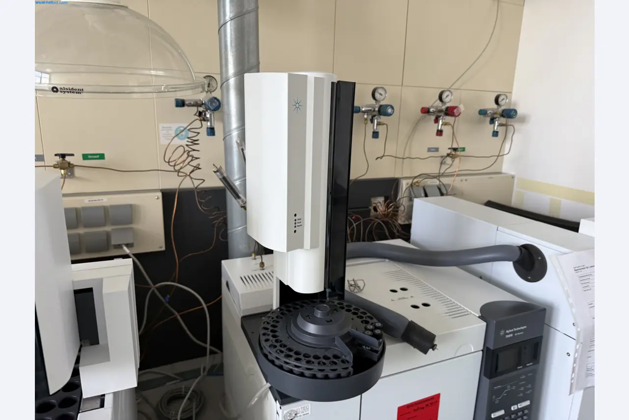 Instalações de produção e embalagem farmacêuticas / Equipamentos de laboratório e operacionais-8