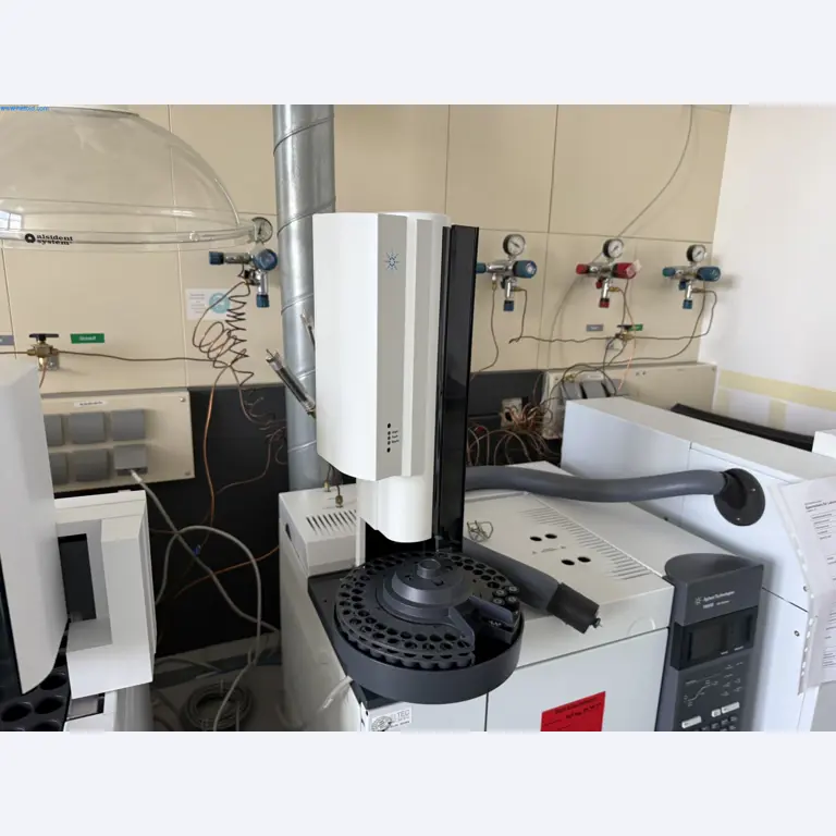 Instalações de produção e embalagem farmacêuticas / Equipamentos de laboratório e operacionais-8