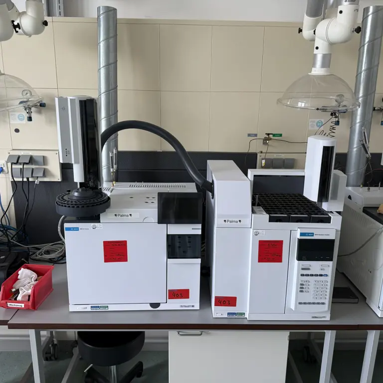 Gaschromatograph (Palmer) Agilent Technologies 8890 GC System/7697A Headspace Sampler 7650