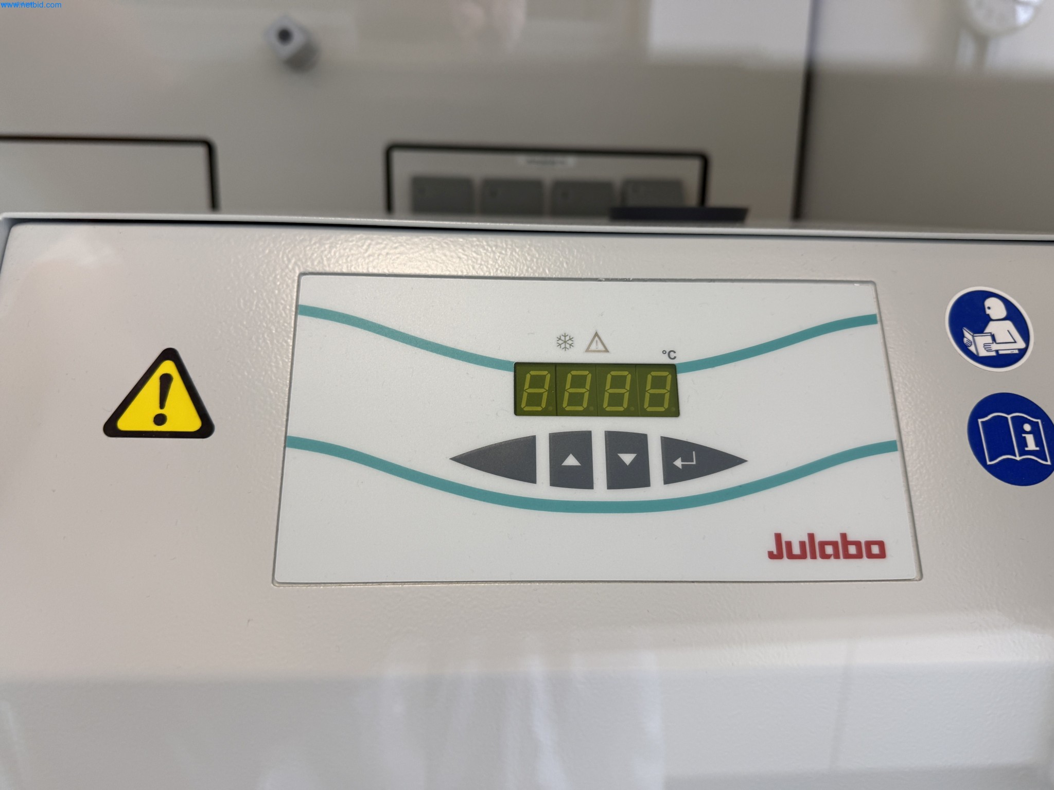 Instalações de produção e embalagem farmacêuticas / Equipamentos de laboratório e operacionais-3