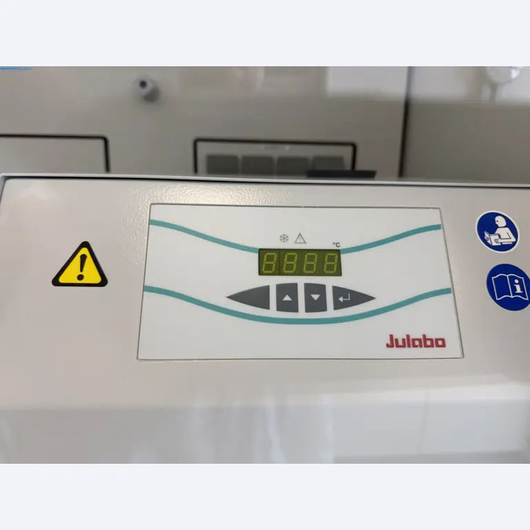 Instalações de produção e embalagem farmacêuticas / Equipamentos de laboratório e operacionais-3