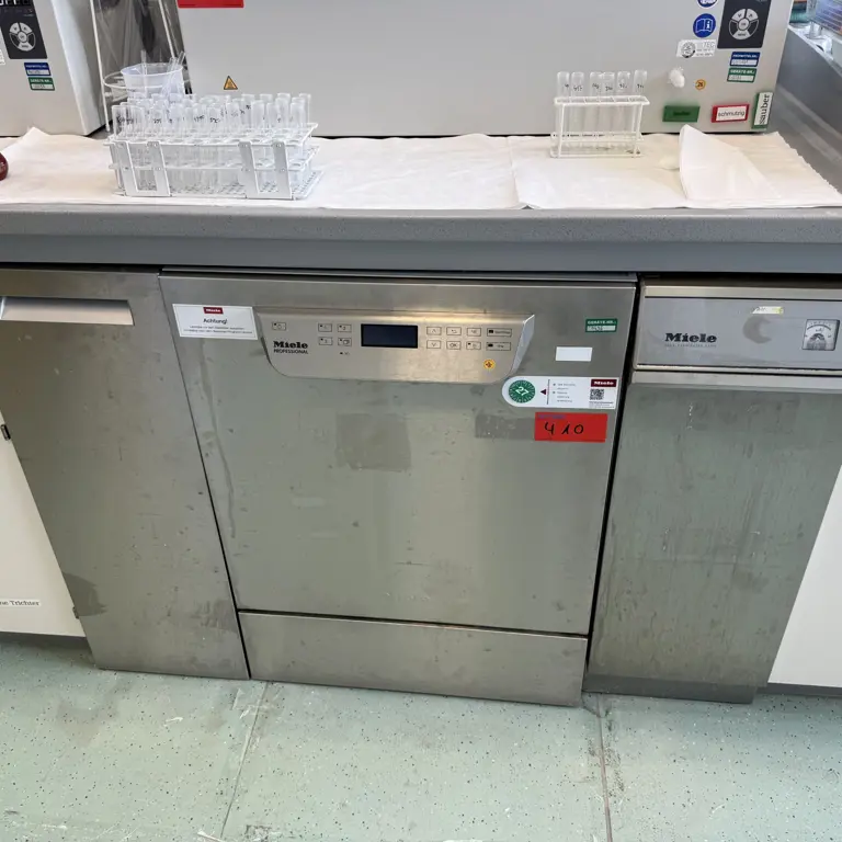 Máquina de limpeza de laboratório Miele G7795 / PG 8583