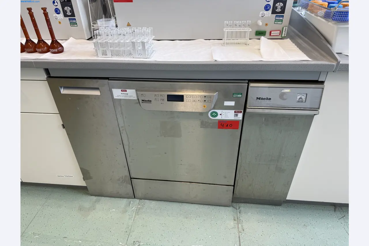 Instalações de produção e embalagem farmacêuticas / Equipamentos de laboratório e operacionais-1