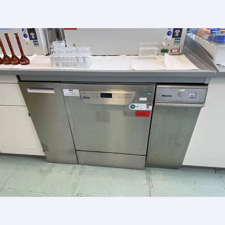 Instalações de produção e embalagem farmacêuticas / Equipamentos de laboratório e operacionais-1