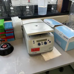 Centrífuga EPPENDORF Zentrifuge 5427R