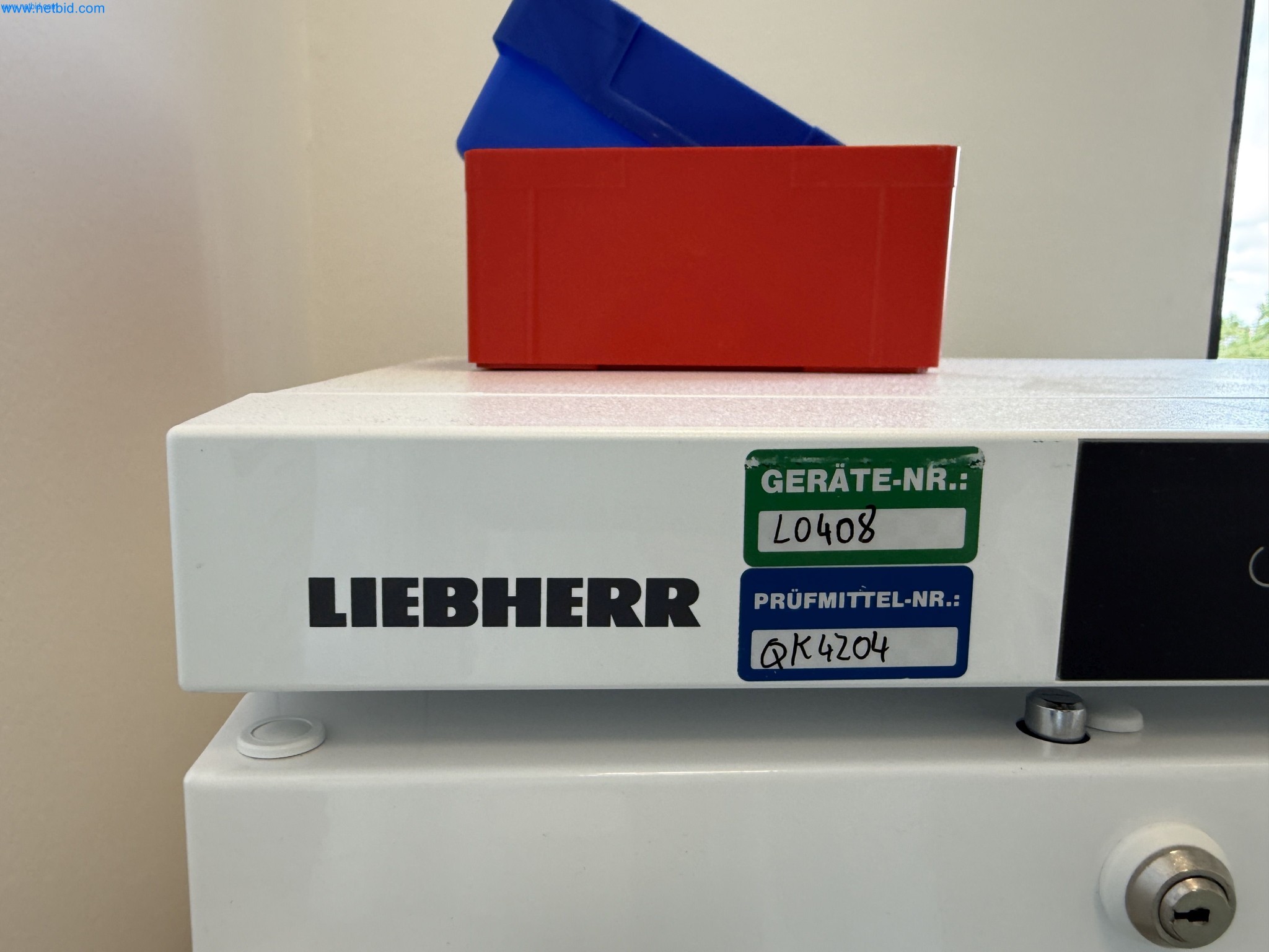 Instalações de produção e embalagem farmacêuticas / Equipamentos de laboratório e operacionais-2