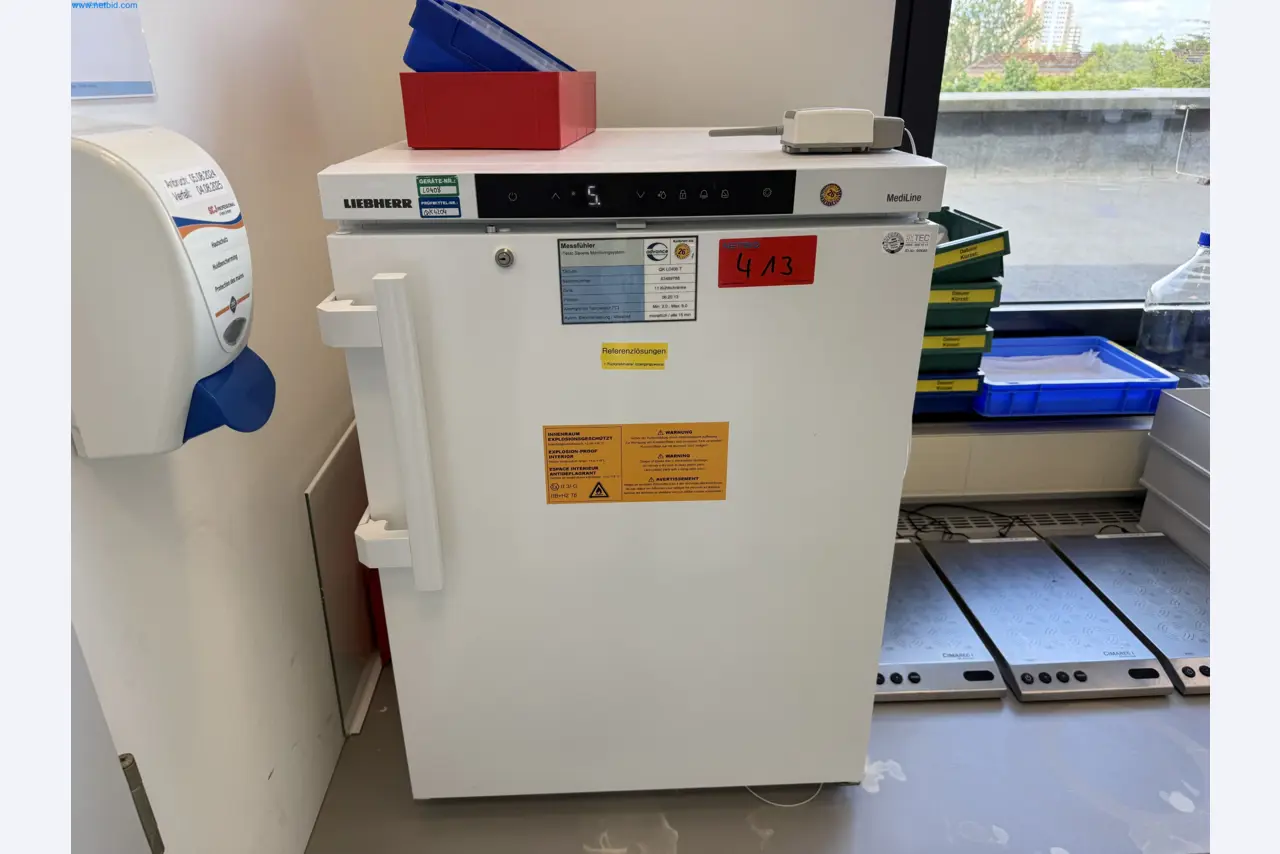 Instalações de produção e embalagem farmacêuticas / Equipamentos de laboratório e operacionais-4