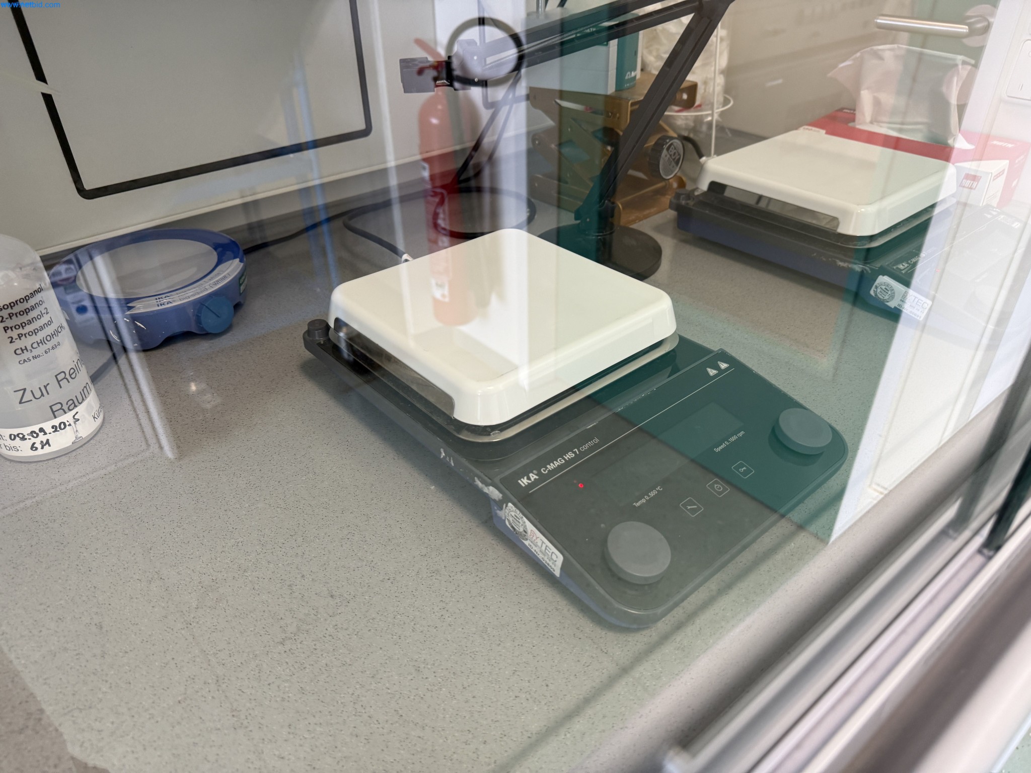 Instalações de produção e embalagem farmacêuticas / Equipamentos de laboratório e operacionais-2
