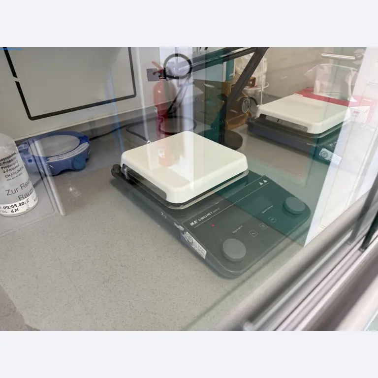 Instalações de produção e embalagem farmacêuticas / Equipamentos de laboratório e operacionais-2