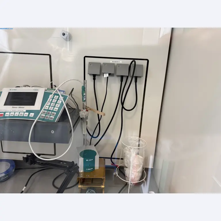 Instalações de produção e embalagem farmacêuticas / Equipamentos de laboratório e operacionais-2