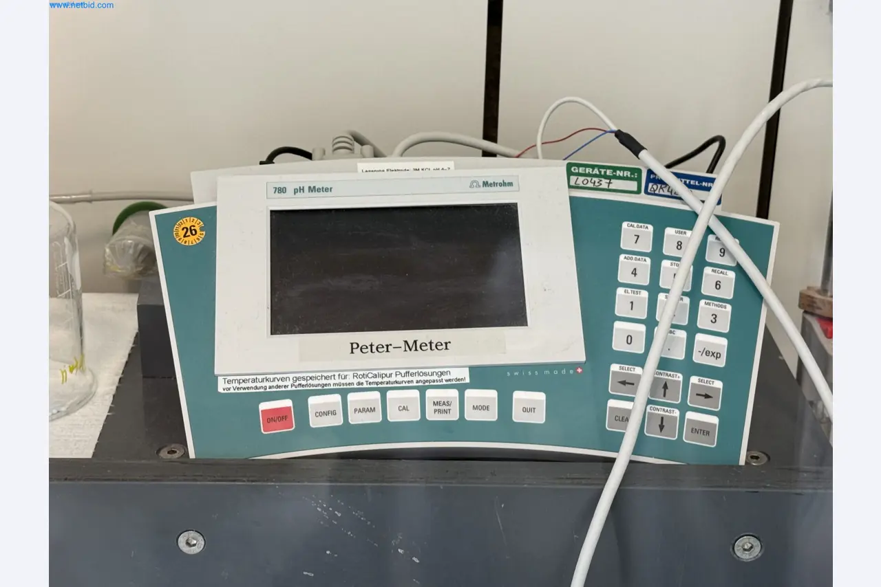 Instalações de produção e embalagem farmacêuticas / Equipamentos de laboratório e operacionais-5
