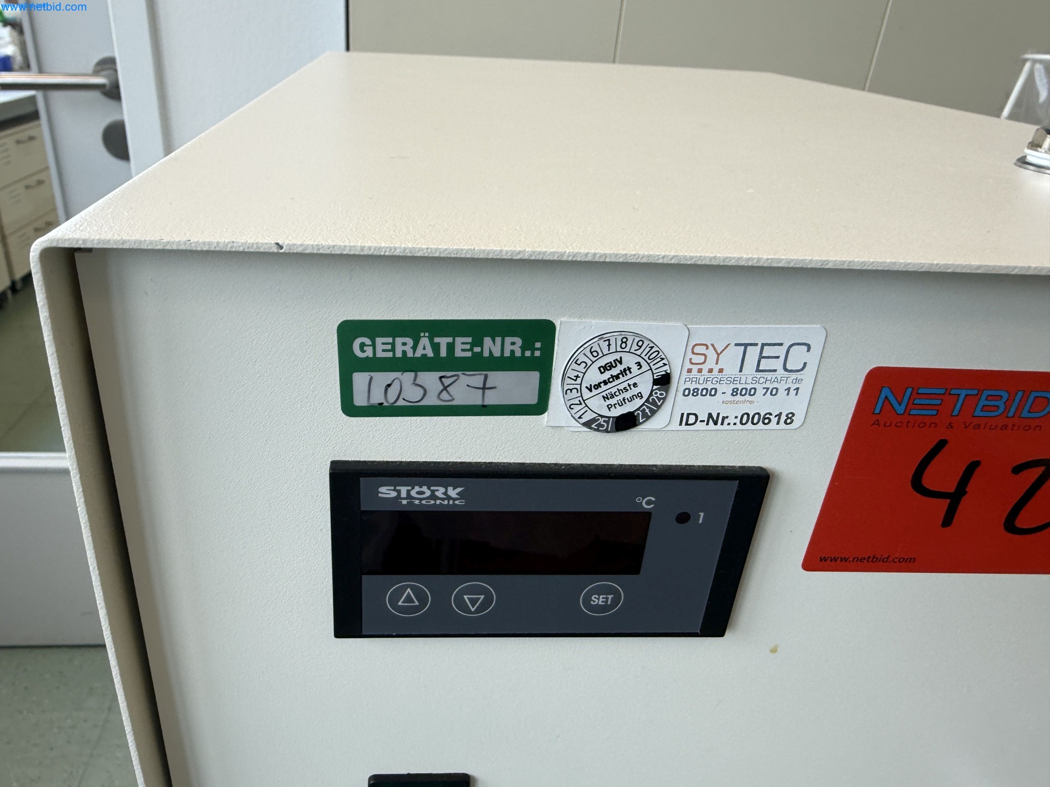 Instalações de produção e embalagem farmacêuticas / Equipamentos de laboratório e operacionais-2