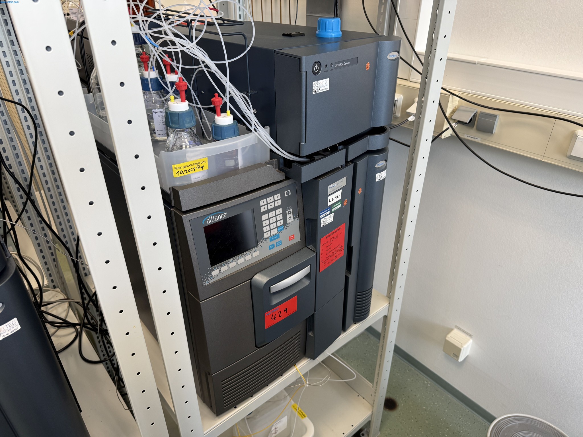 Installations de production et de conditionnement pharmaceutiques / Équipements de laboratoire et d'exploitation-1