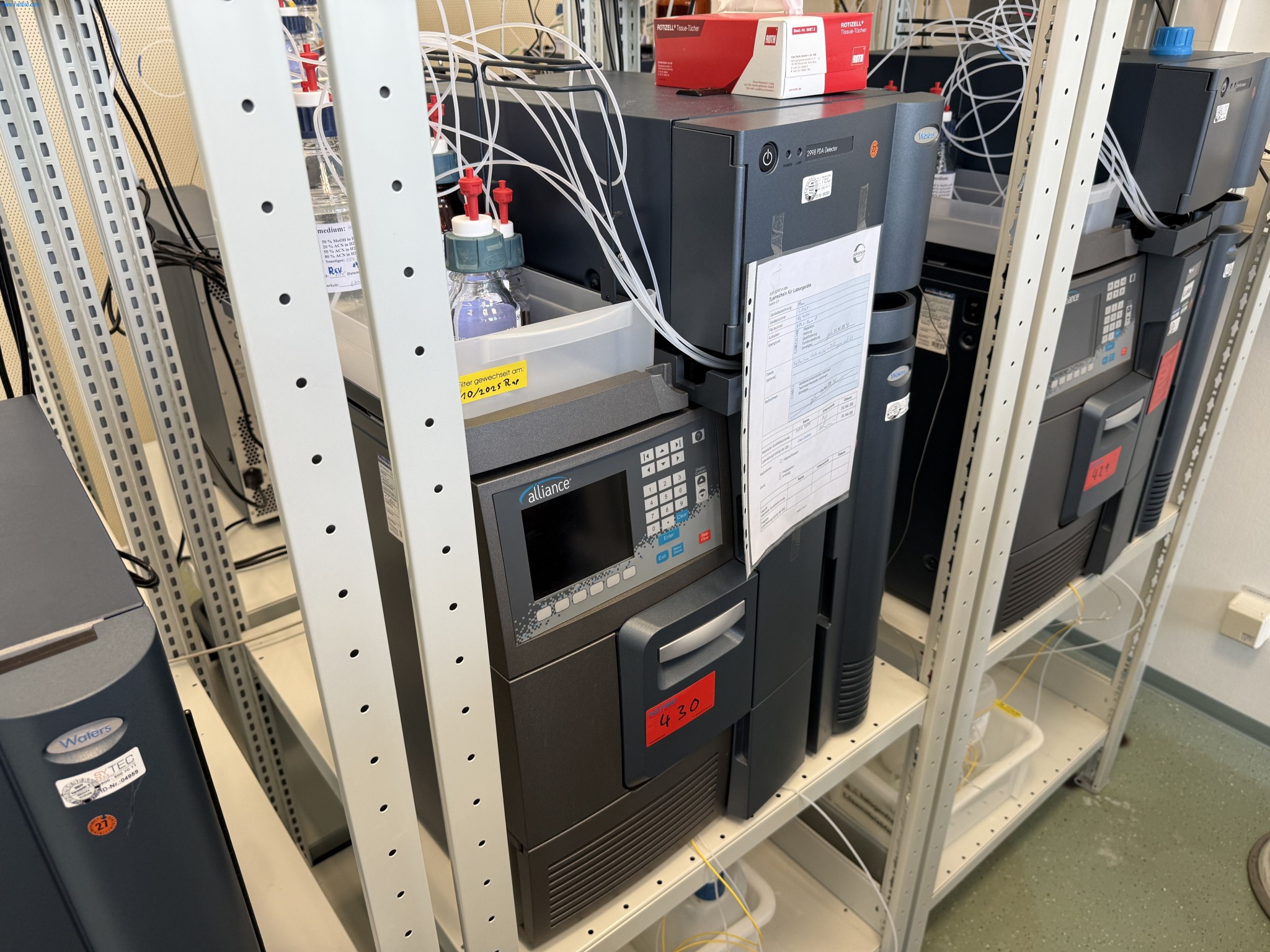 Installations de production et de conditionnement pharmaceutiques / Équipements de laboratoire et d'exploitation-1