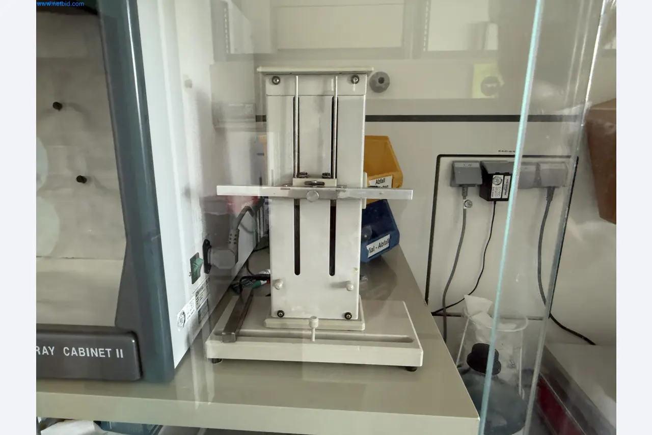 Instalações de produção e embalagem farmacêuticas / Equipamentos de laboratório e operacionais-3