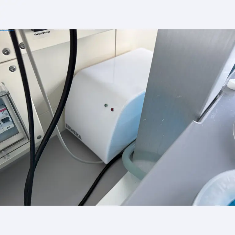 Instalações de produção e embalagem farmacêuticas / Equipamentos de laboratório e operacionais-5