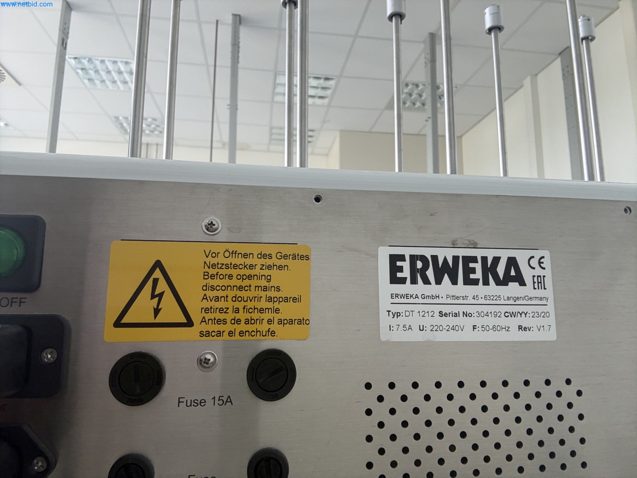 Instalações de produção e embalagem farmacêuticas / Equipamentos de laboratório e operacionais-6