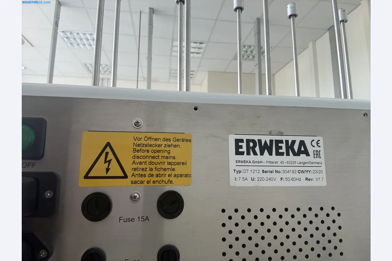 Instalações de produção e embalagem farmacêuticas / Equipamentos de laboratório e operacionais-6
