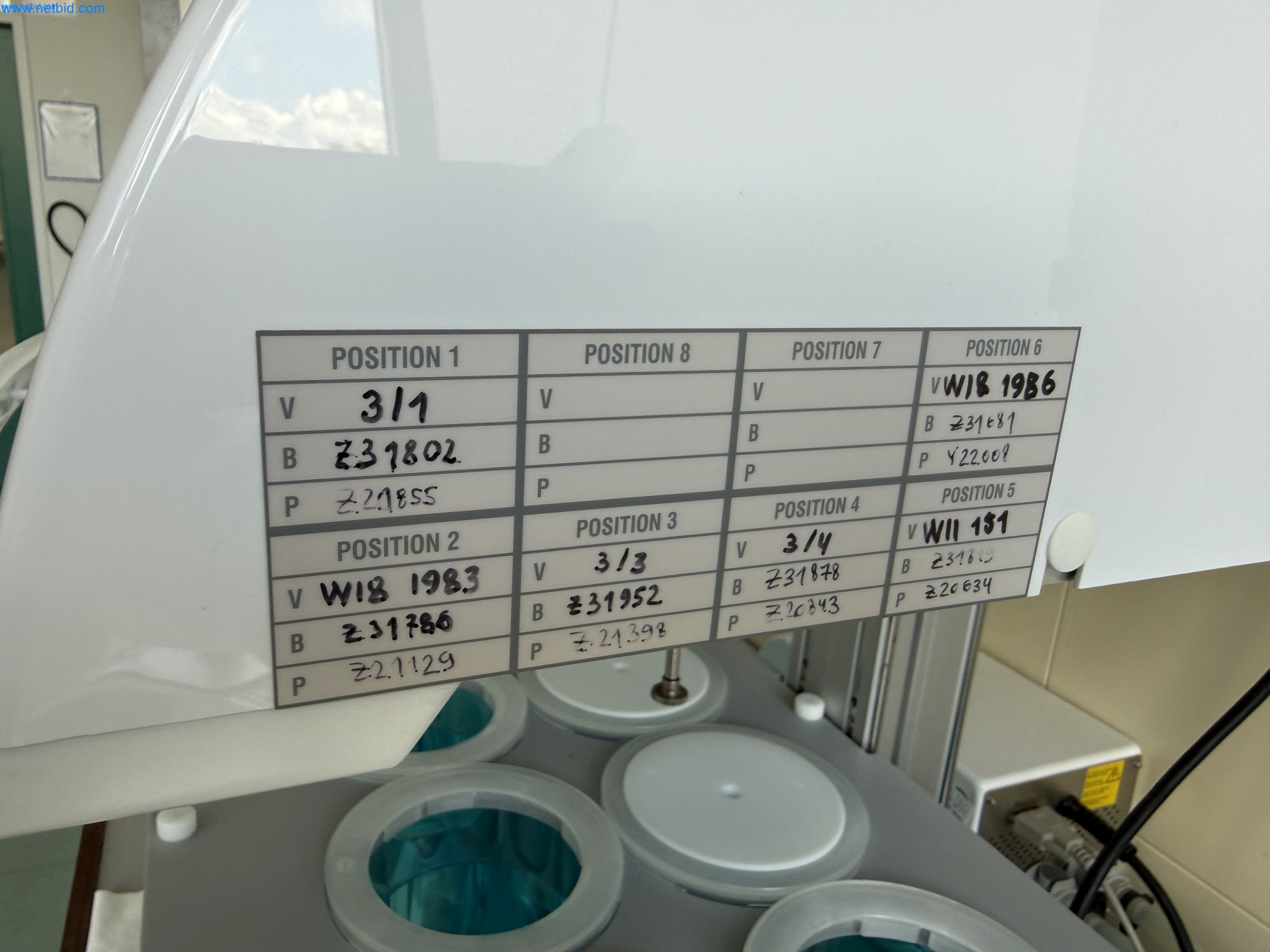 Instalações de produção e embalagem farmacêuticas / Equipamentos de laboratório e operacionais-4