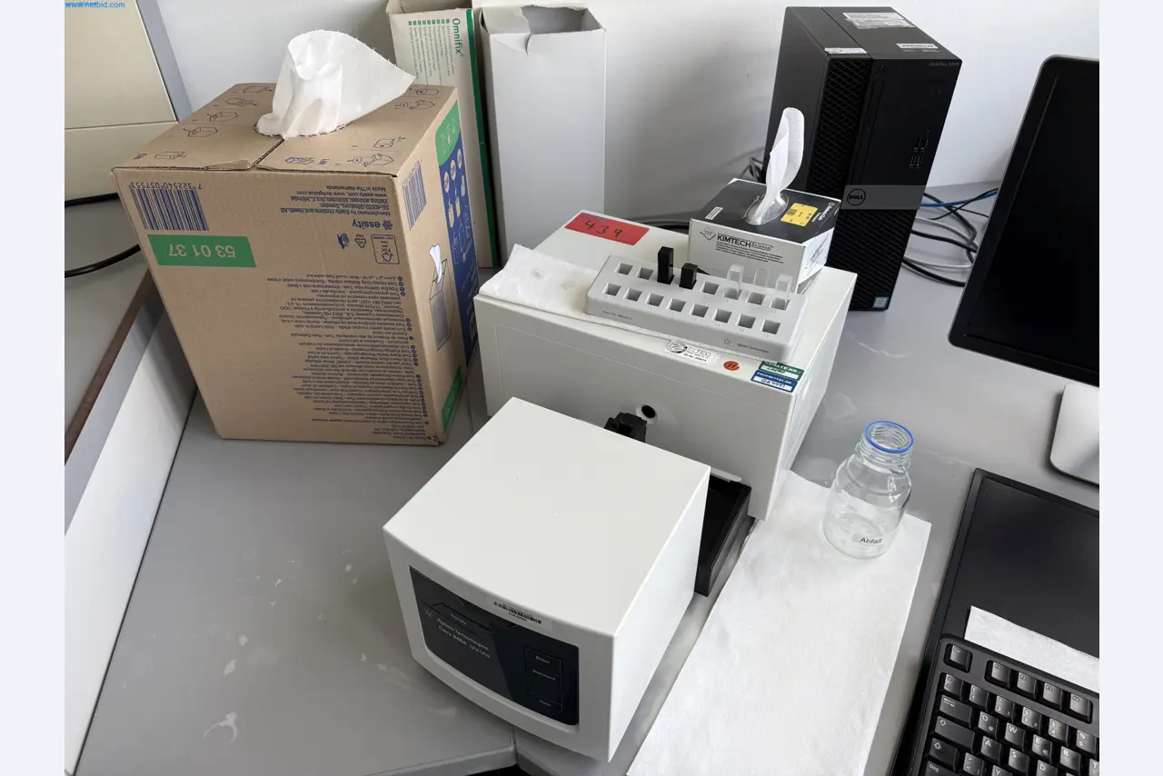 Instalações de produção e embalagem farmacêuticas / Equipamentos de laboratório e operacionais-1