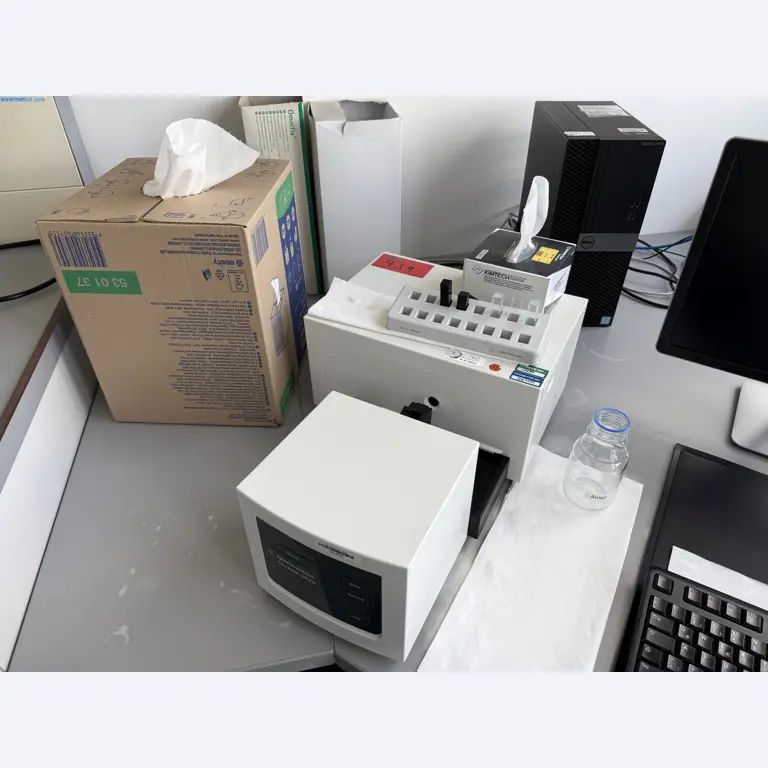 Instalações de produção e embalagem farmacêuticas / Equipamentos de laboratório e operacionais-1