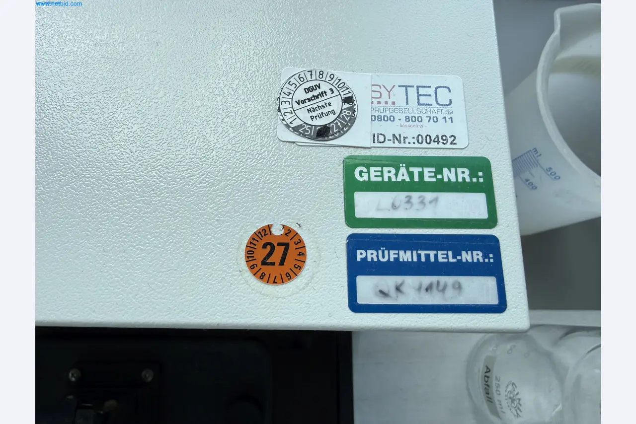 Instalações de produção e embalagem farmacêuticas / Equipamentos de laboratório e operacionais-3