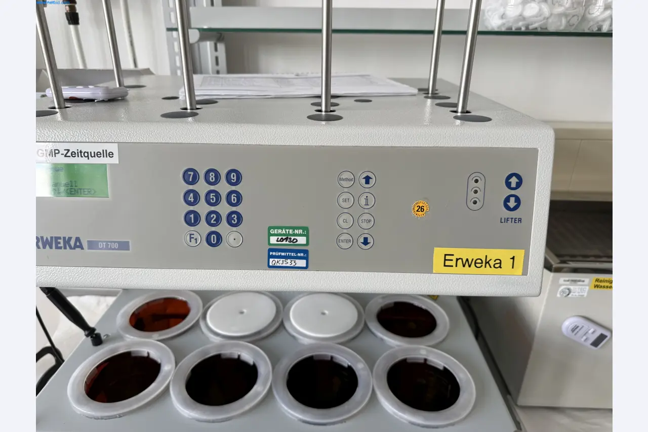 Instalações de produção e embalagem farmacêuticas / Equipamentos de laboratório e operacionais-5