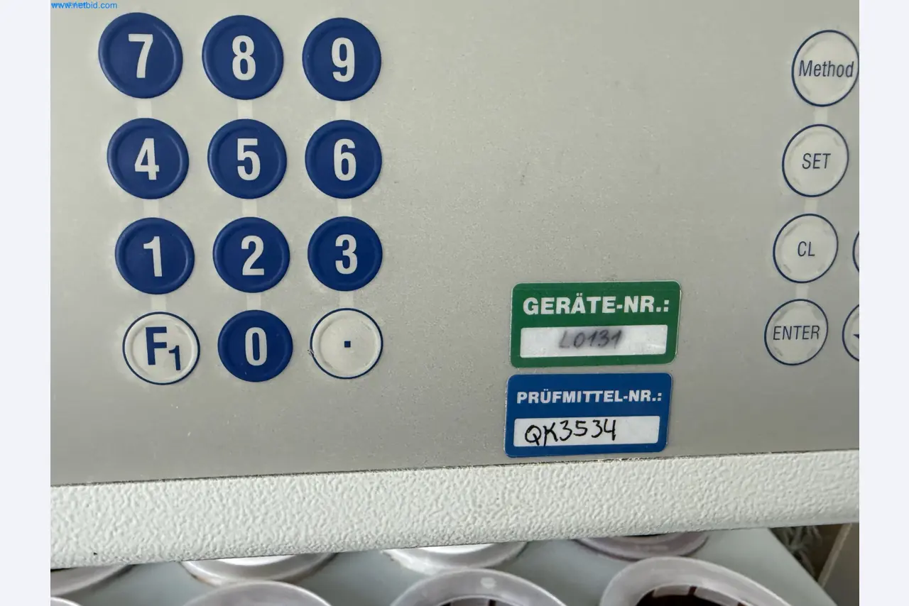 Instalações de produção e embalagem farmacêuticas / Equipamentos de laboratório e operacionais-3