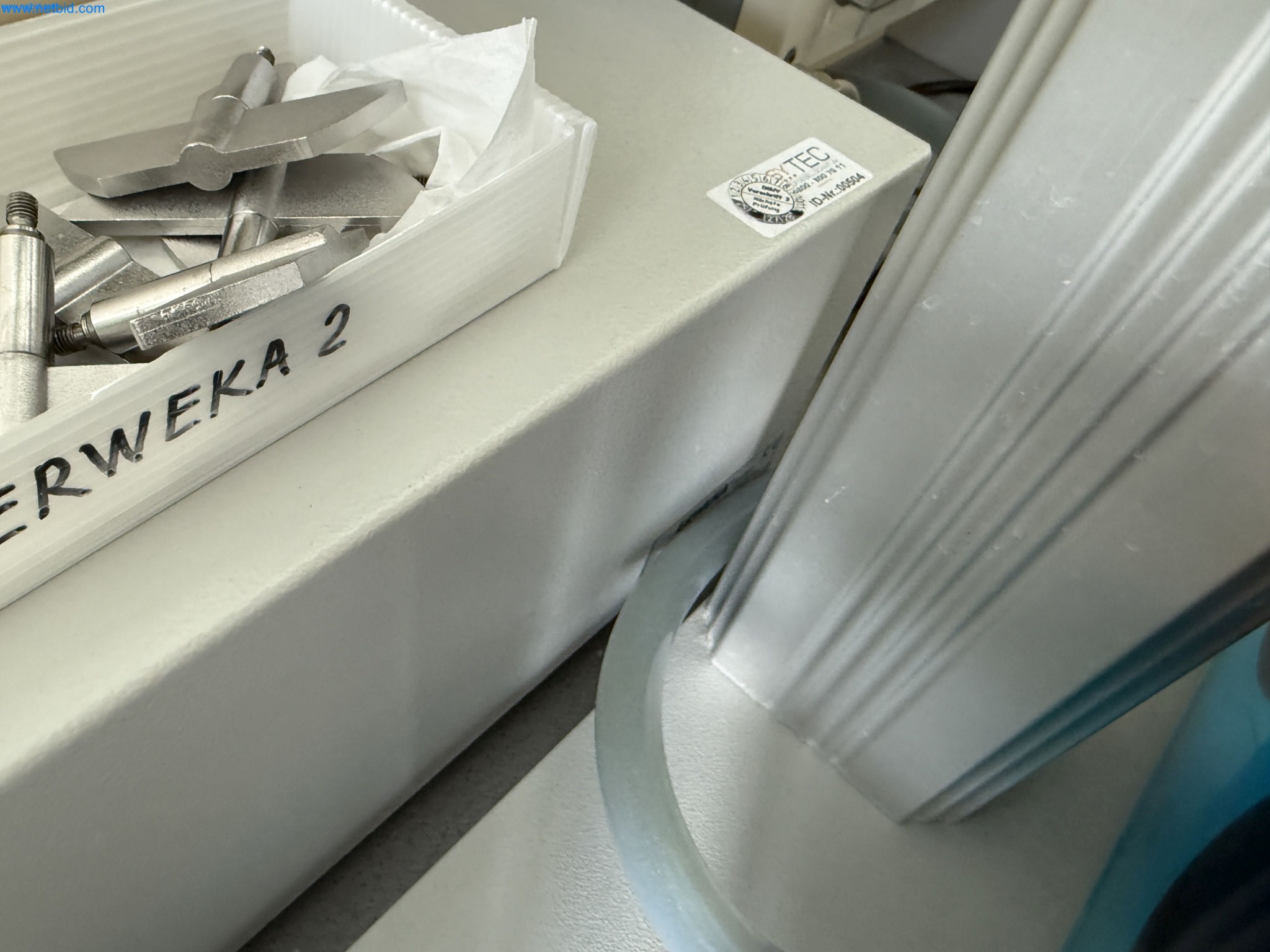 Instalações de produção e embalagem farmacêuticas / Equipamentos de laboratório e operacionais-5