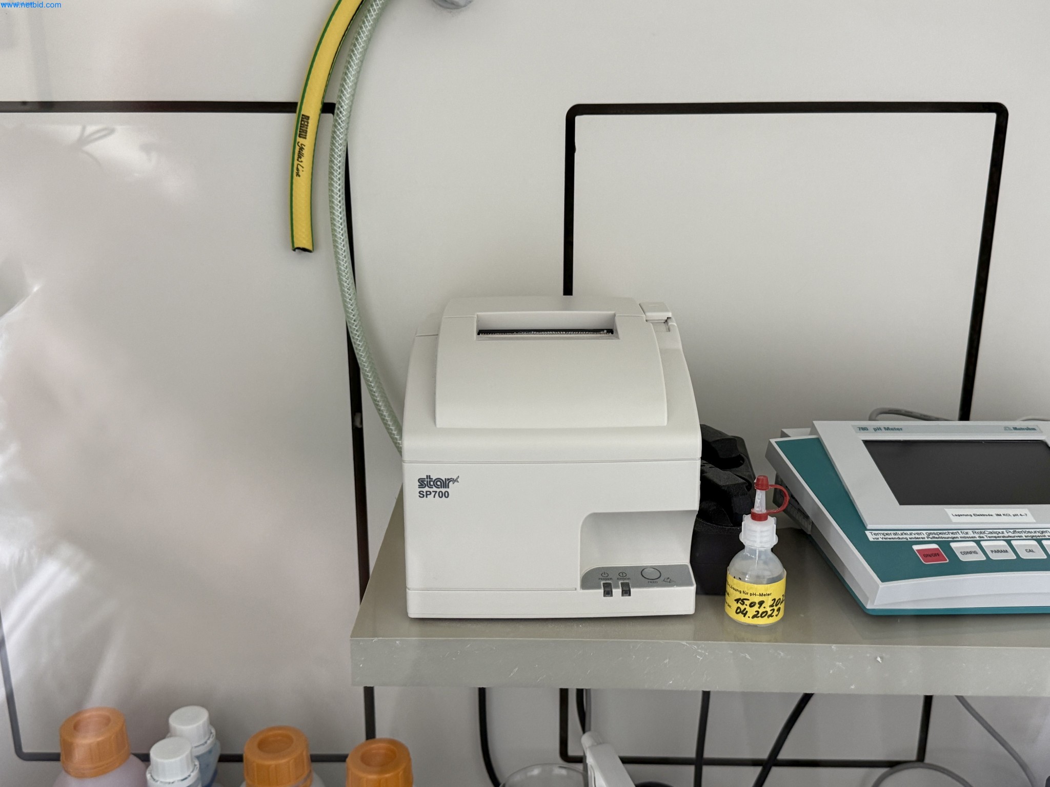Instalações de produção e embalagem farmacêuticas / Equipamentos de laboratório e operacionais-2