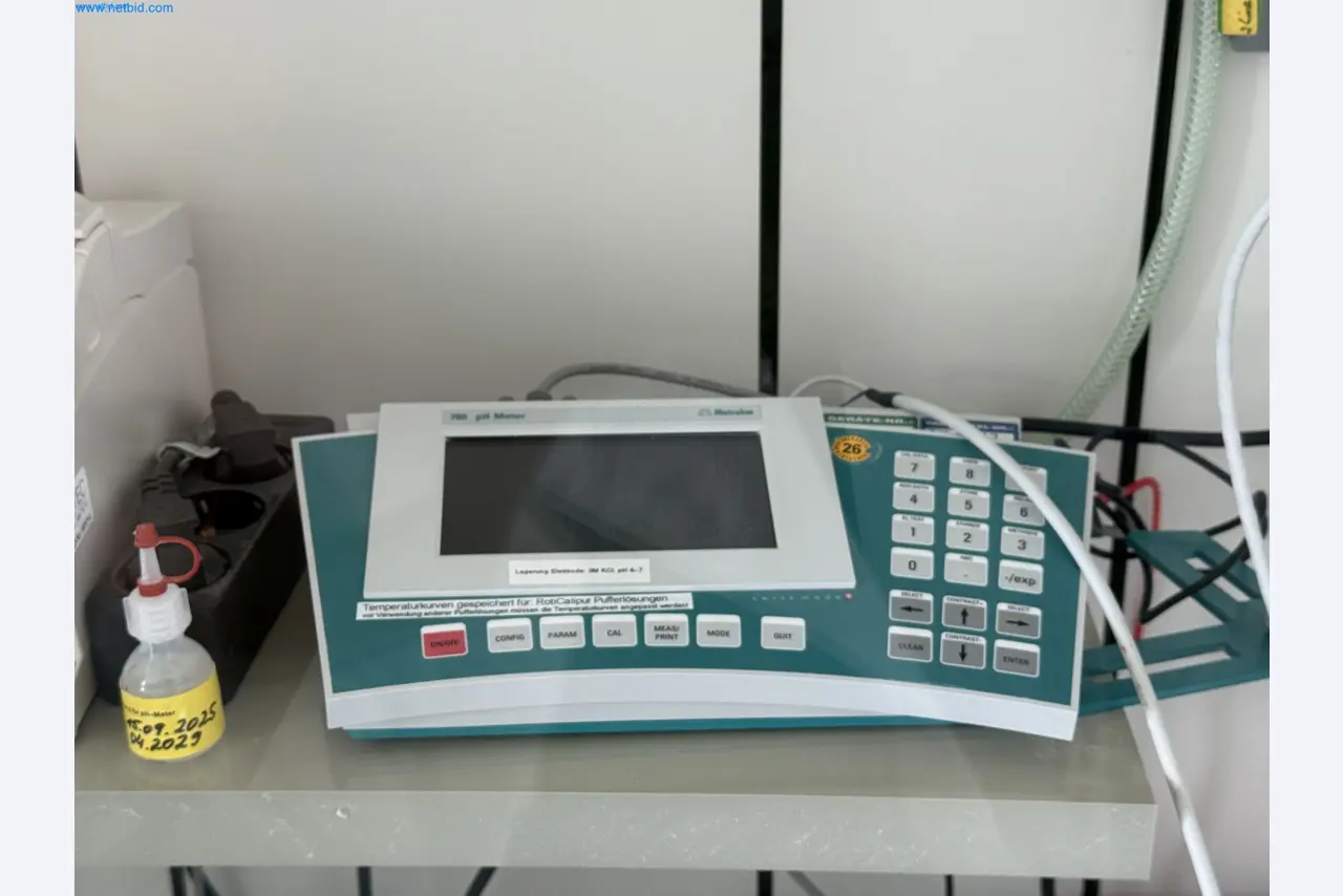 Instalações de produção e embalagem farmacêuticas / Equipamentos de laboratório e operacionais-4
